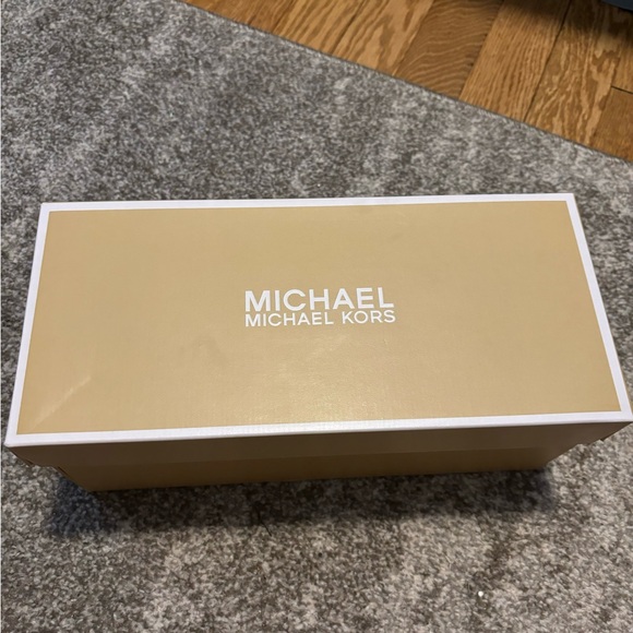 Michael Kors Hayworth Studded Slide Sandal in black size 5.5.  BRAND NEW - Picture 9 of 9